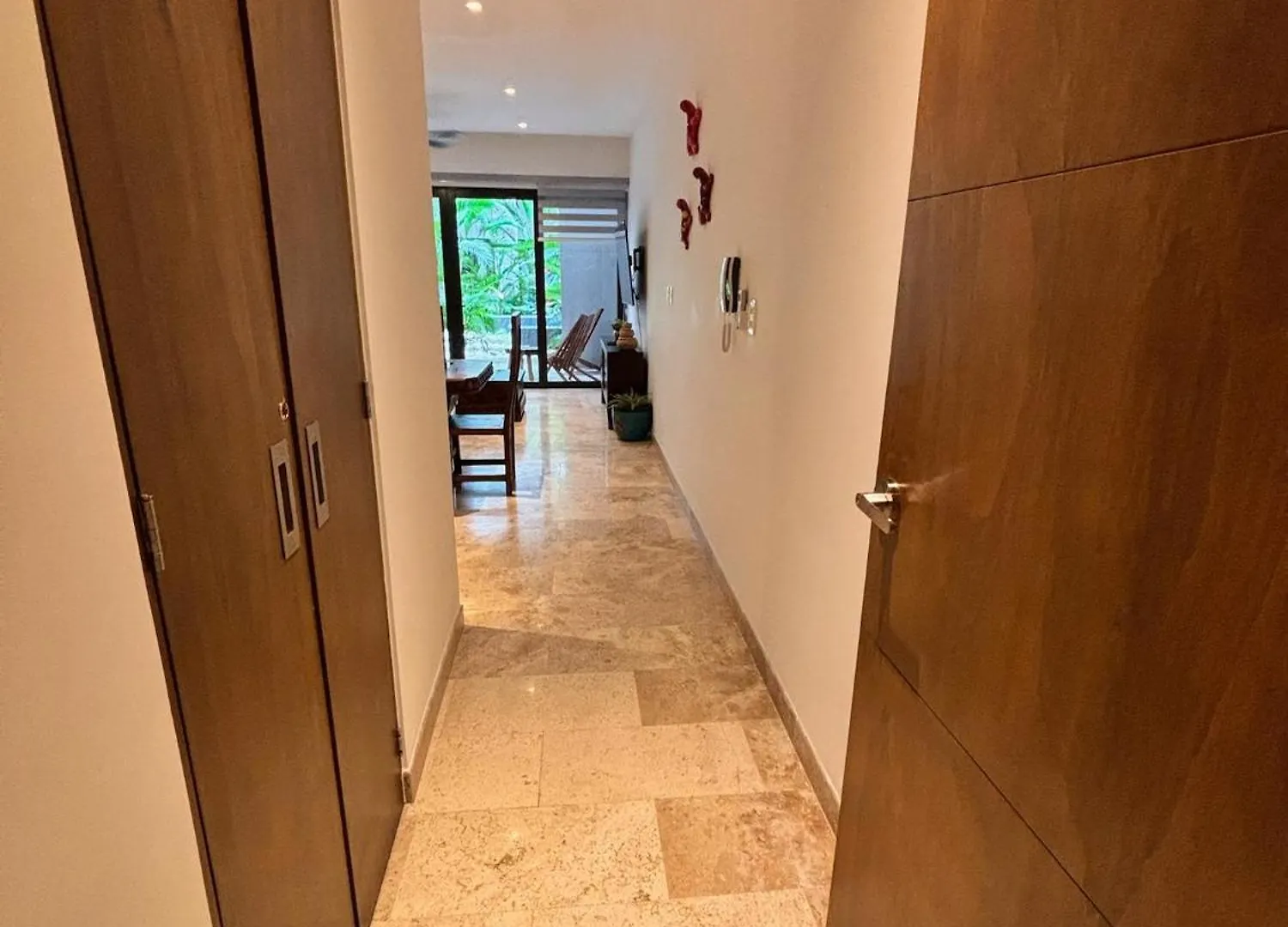 Modern 2Br Condo 1 Block From 5Th Ave Wt Pool, Gym N Fast Wifi Playa del Carmen