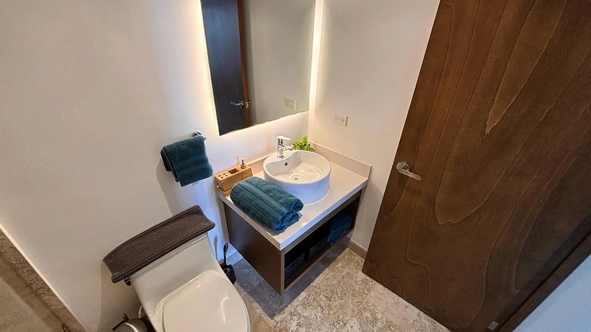Apartamento Modern 2Br Condo 1 Block From 5Th Ave Wt Pool, Gym N Fast Wifi Playa del Carmen México