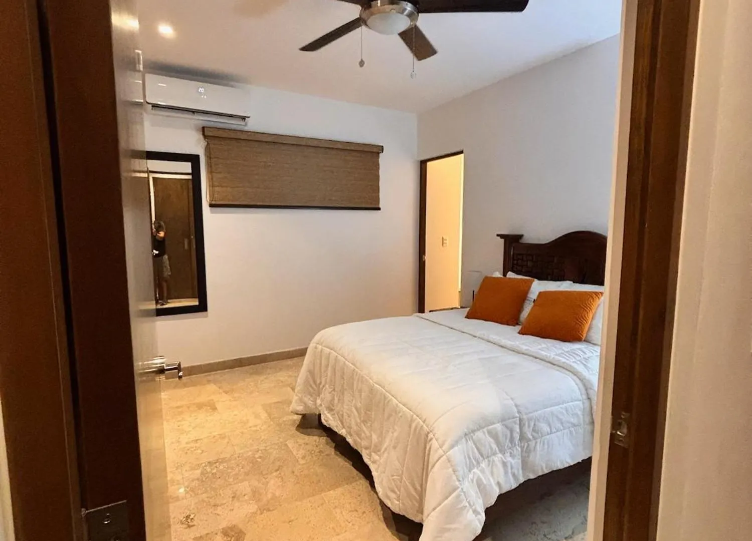 Modern 2Br Condo 1 Block From 5Th Ave Wt Pool, Gym N Fast Wifi Playa del Carmen